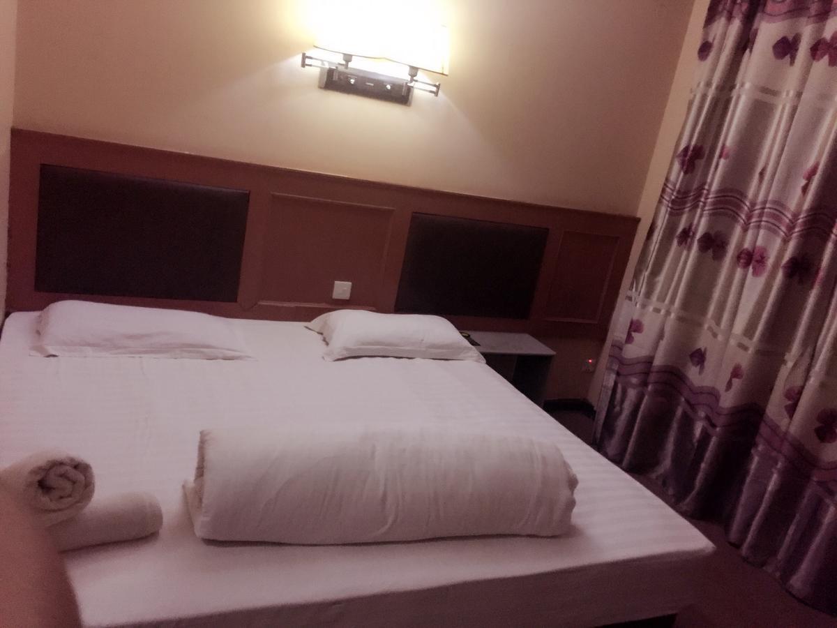 New Yuetan Hotel دار السلام المظهر الخارجي الصورة